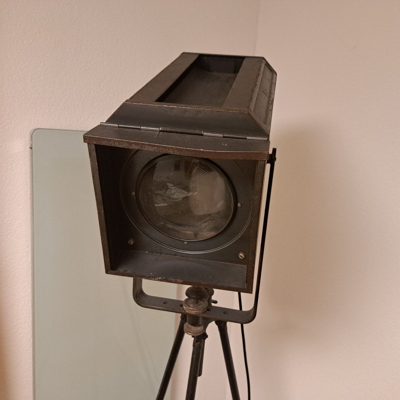 Lampade: Alter Scheinwerfer Theaterscheinwerfer Loft Industrie Lampe – Usato da Belp venduto da deal-now 2