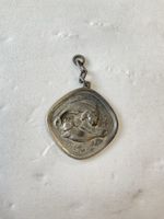 Médaillon du signe astrologique du poisson en argent 800