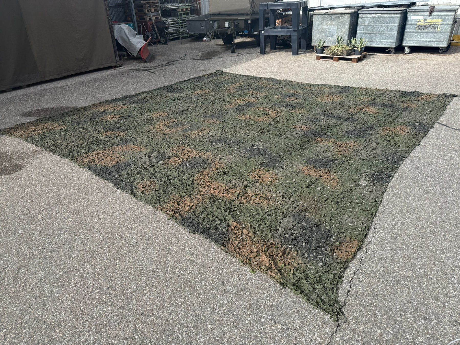 Altro per Esercito: Original Schweizer Armee Tarnnetz ca 6x6 Meter – Usato da Tentlingen venduto da Rmirage