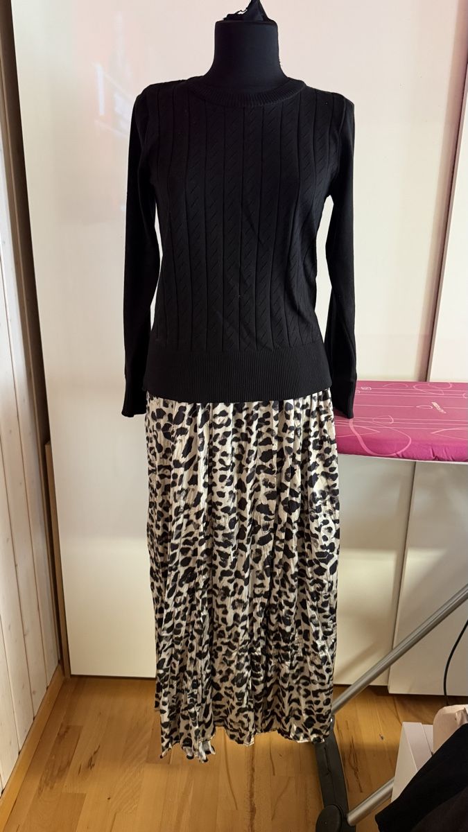 Lotti di vestiti: Rock mit Leopardenmuster&schwarzer Pulli gr M – Usato da Haslen GL venduto da rana04 2