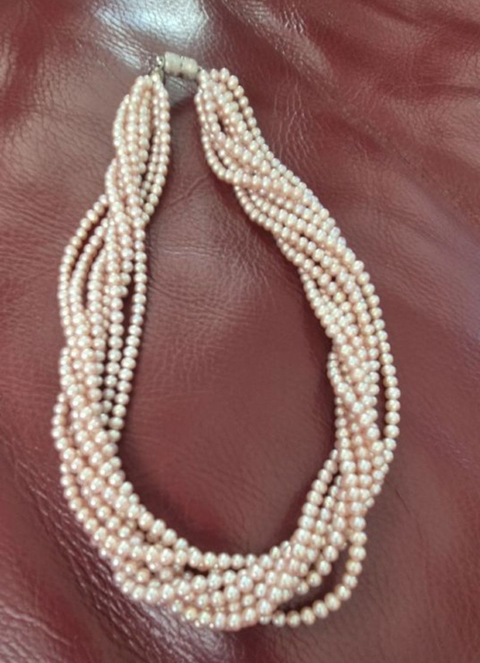 Ketten: Elegante Perlenkette  mit Magnetverschluss  – Neu (gemäss Beschreibung) aus Schaffhausen von peggi77755 1