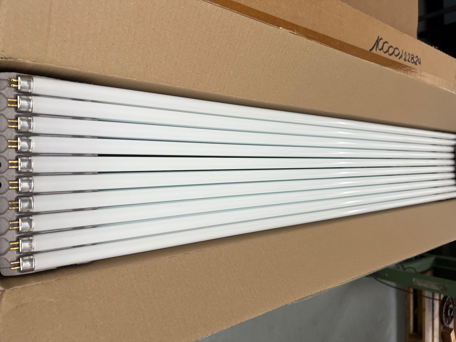 Osram Lampen: OSRAM LUMILUX HE 28W/840 – Neu und originalverpackt aus Mägenwil von BackInWhite