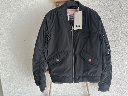 Schwarze C&A Bomberjacke, Grösse 128, NEU🖤🩶