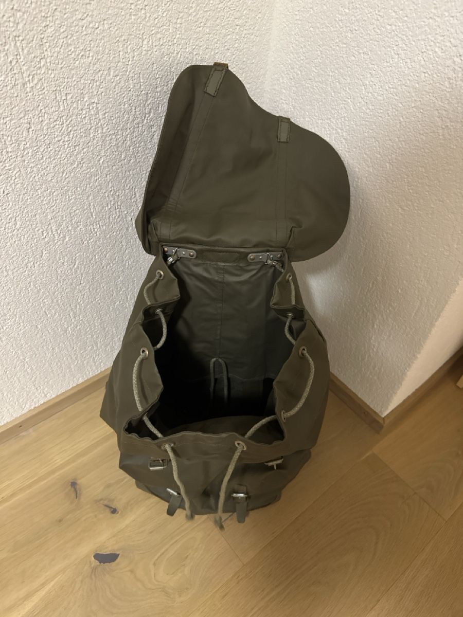 Schweizer Armee Zaini: Schweizer Armee Rucksack - Robust und bereit fürs Abenteuer – Usato da Dulliken venduto da Antik_Vintage 1