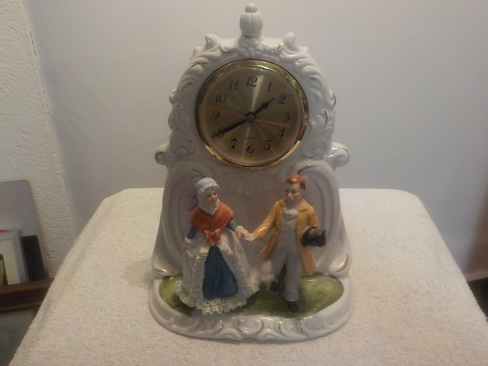 Orologi da terra & Orologi da parete: Tisch Uhr mit Romantik – Usato da Bülach venduto da Freieck 1