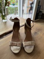 Goldene Schuhe von LaGarçonne