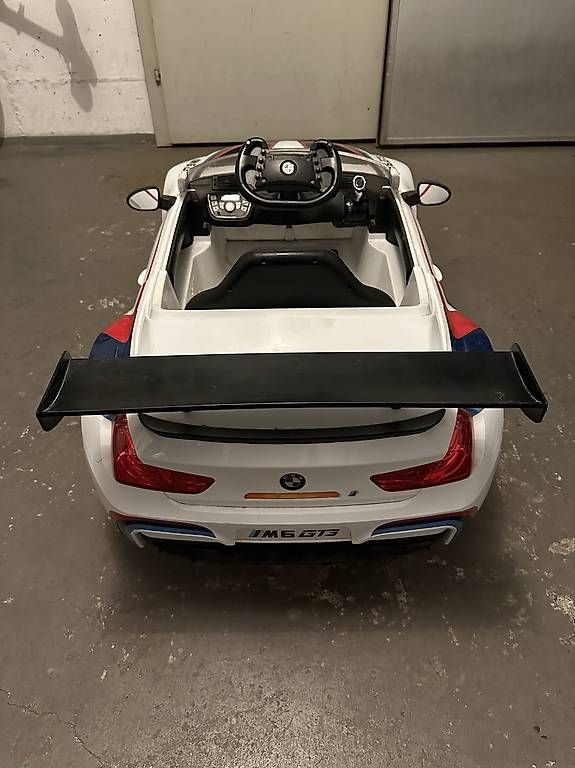 Fahrzeuge für Kinder: BMW M6 GTS Kinder Elektro Auto – Gebraucht aus Kloten von BojanRajkovic 1