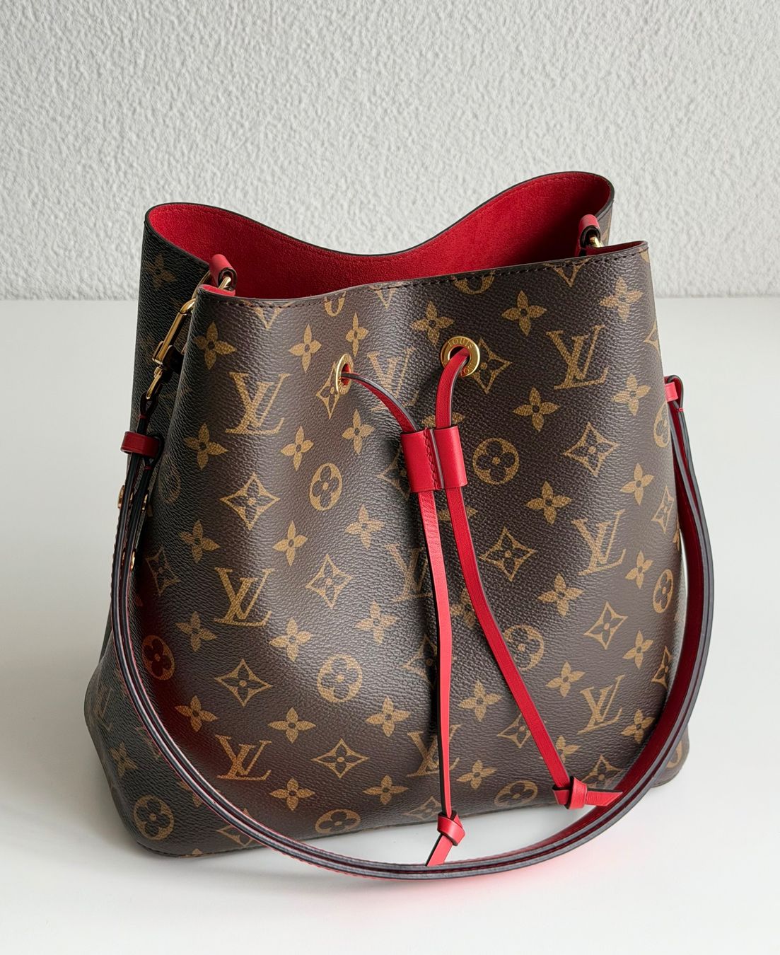Louis Vuitton Borse da donna: Louis Vuitton Néonoé – Usato da Reinach AG venduto da gab_8s7m 4