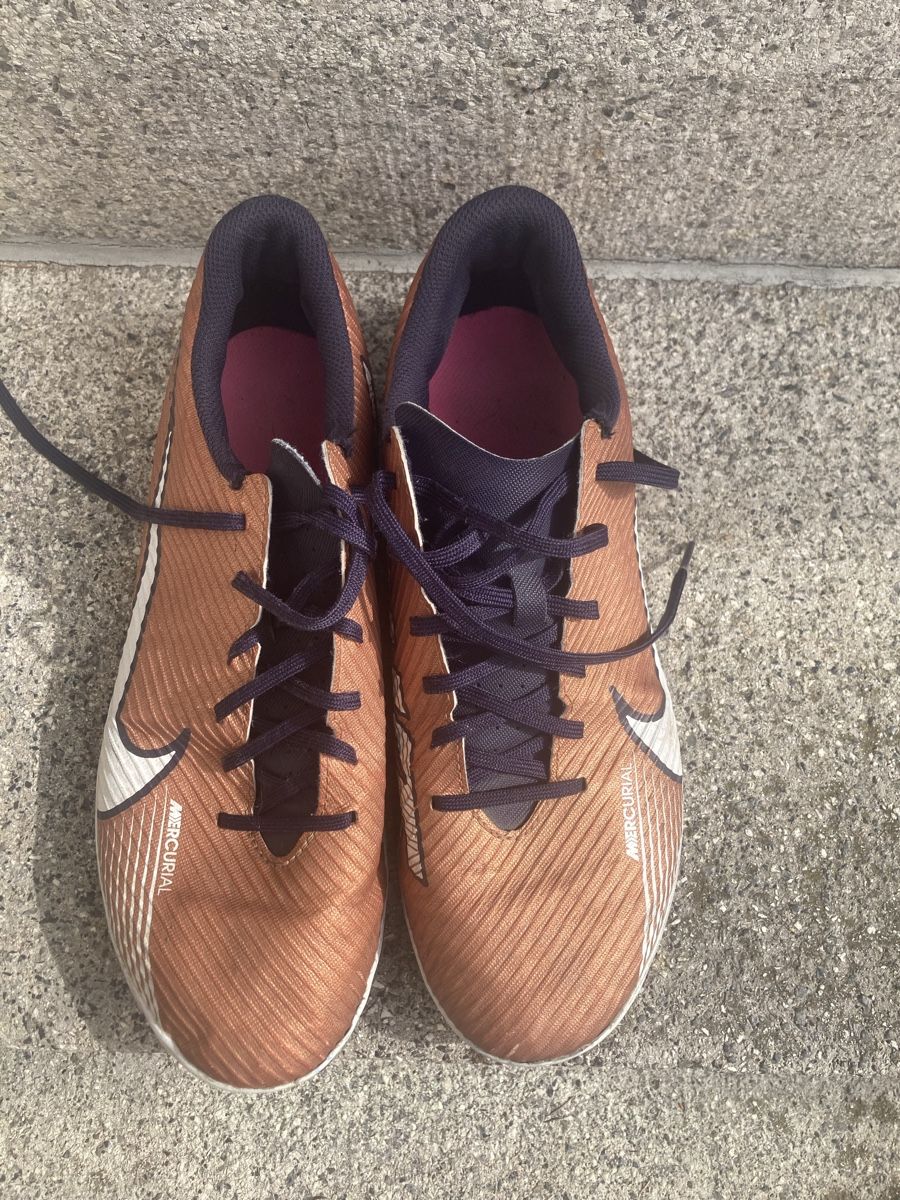 Nike Herrenschuhe: Nike Hallenschuhe Gr 43 – Gebraucht aus Basel von Nomagusa