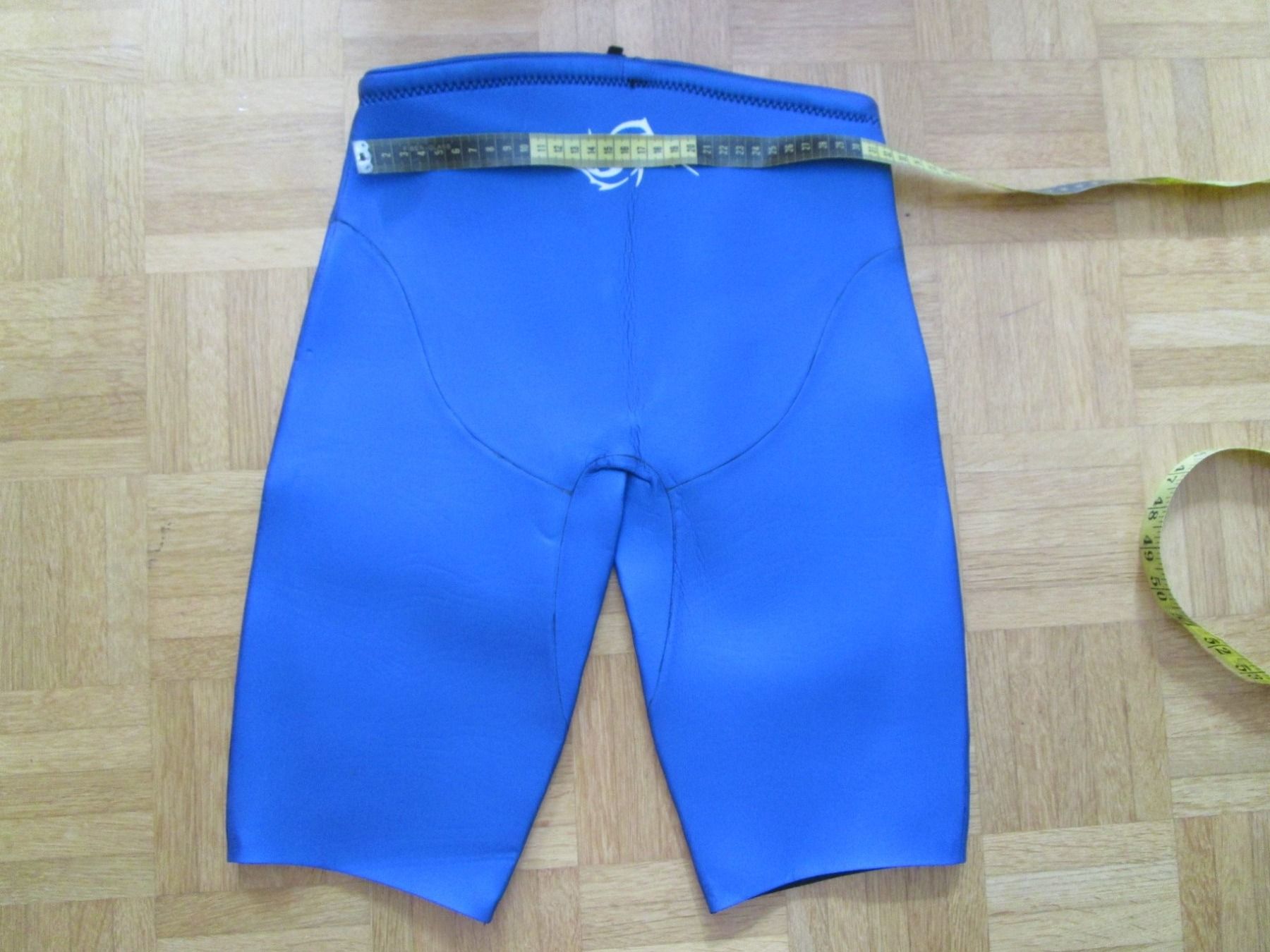 Pantaloni: Kurze Hose aus Neopren – Nuovo (secondo la descrizione) da Birmenstorf AG venduto da Edelweiss25