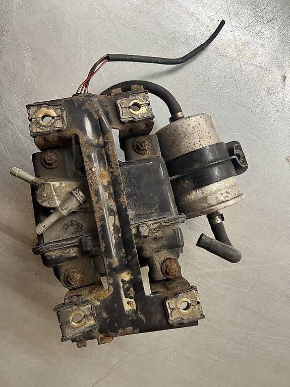 Tutti pezzi di ricambio auto: VW Golf 2 Jetta Scirocco 16V 8V Catch Tank – Usato da Ermensee venduto da SchallerHUF 1