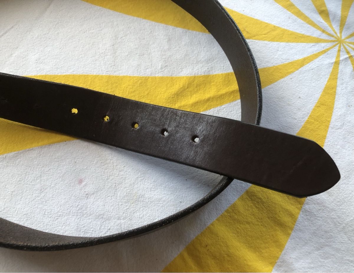 Cinture: GÜRTEL, Leder braun, 119cm – Difettoso da Mühlebach (Goms) venduto da chr_q6d8 3
