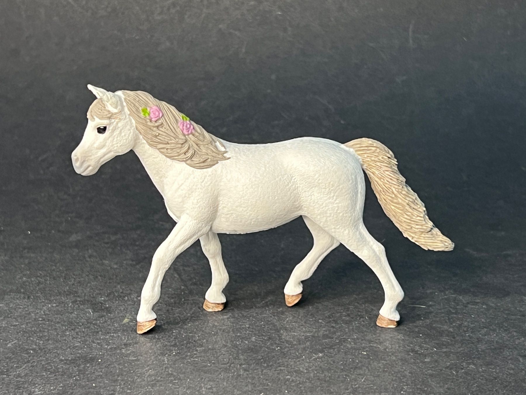 Schleich Statuette: Schleich 42467 - Connemara Pony Stute Pferd – Usato da Ennetbaden venduto da mapa05