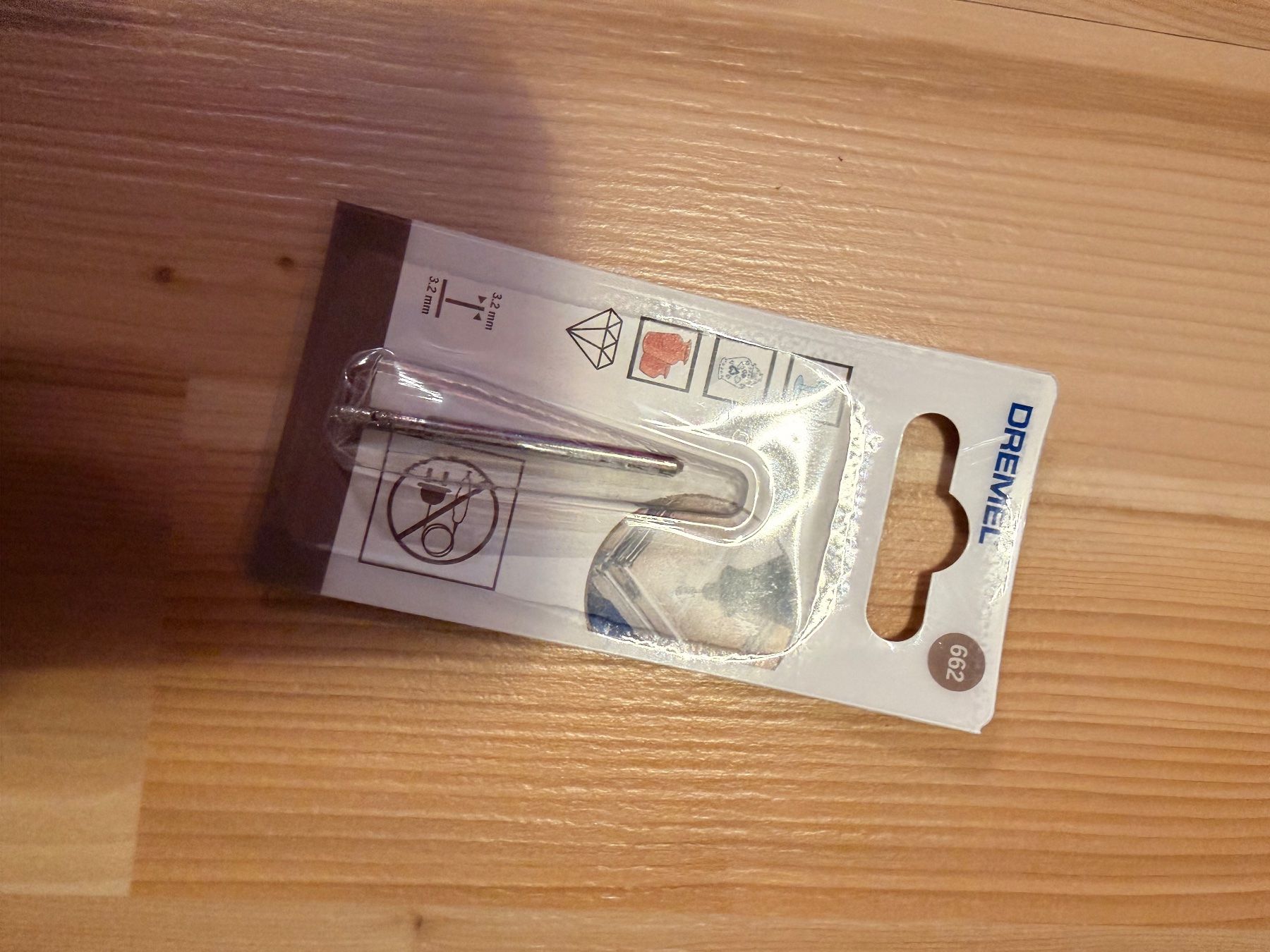 Dremel Tutti gli attrezzi: Dremel 662 Diamant Glasbohrer dünn 3,2mm – Usato da Amriswil venduto da Trivet