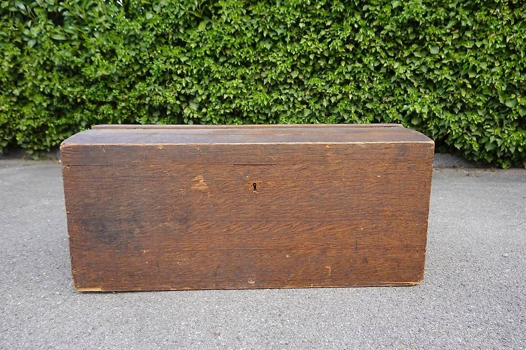 Cassapanche: Holztruhe – Usato da Zürich venduto da franobri 2