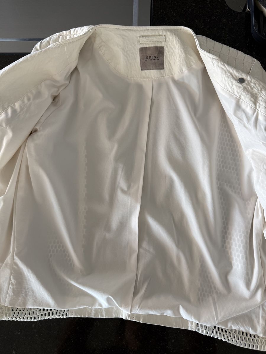 Guess Giacche: GUESS-Jacke – Usato da Adligenswil venduto da Esthee 3