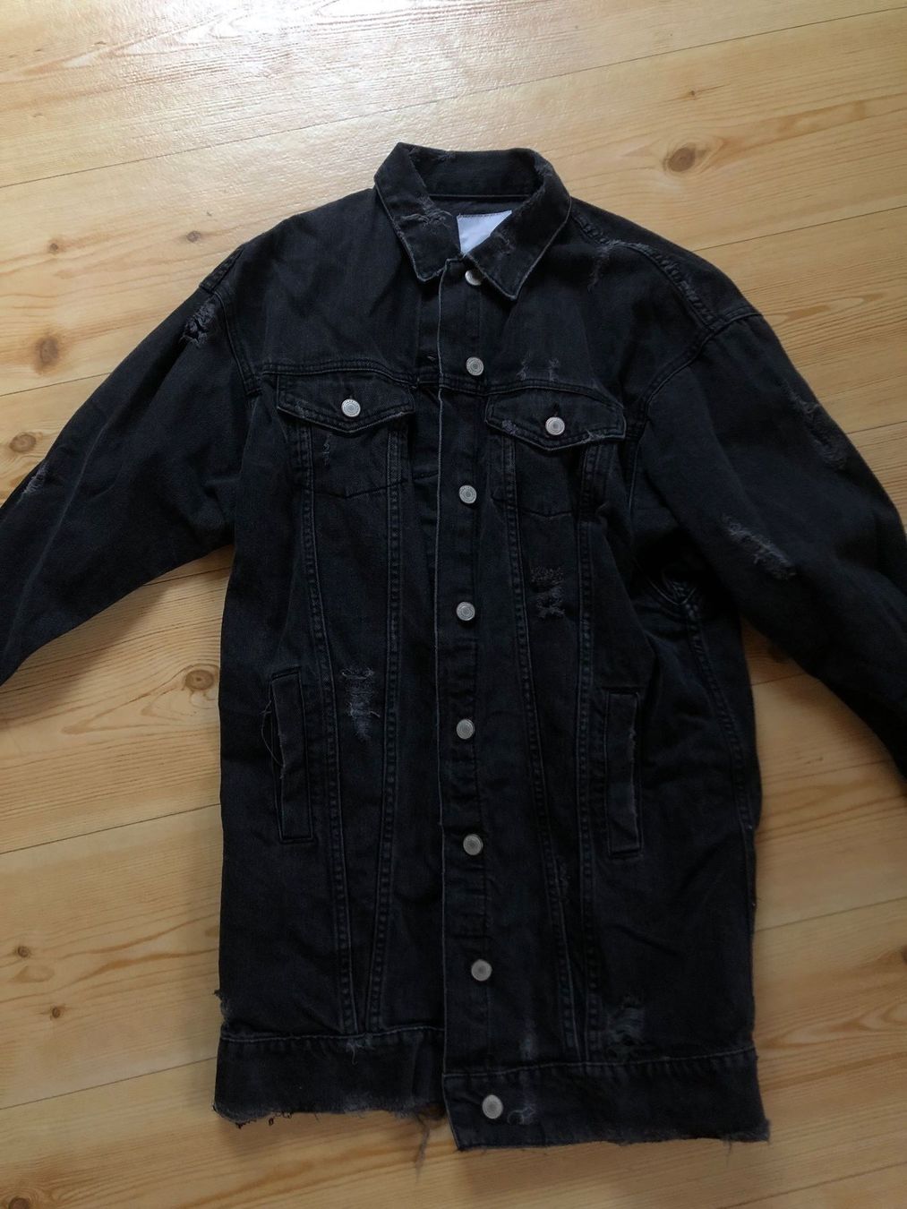 Zara Giacche: Veste en jean noir effet déchiré – Usato da Bulle venduto da sop_ct6x 2