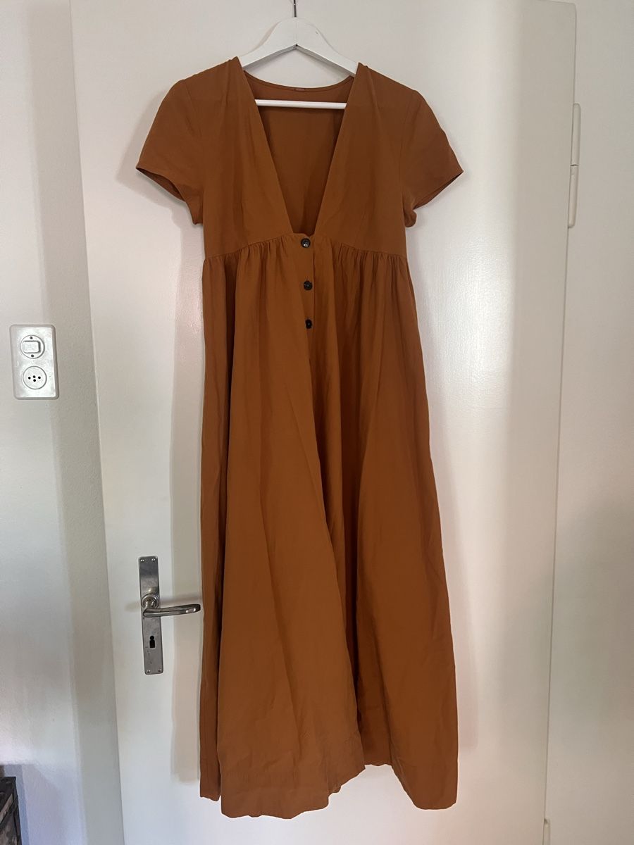 Kleider: Langes Leinenkleid Gr. M – Gebraucht aus Kloten von Django008 4