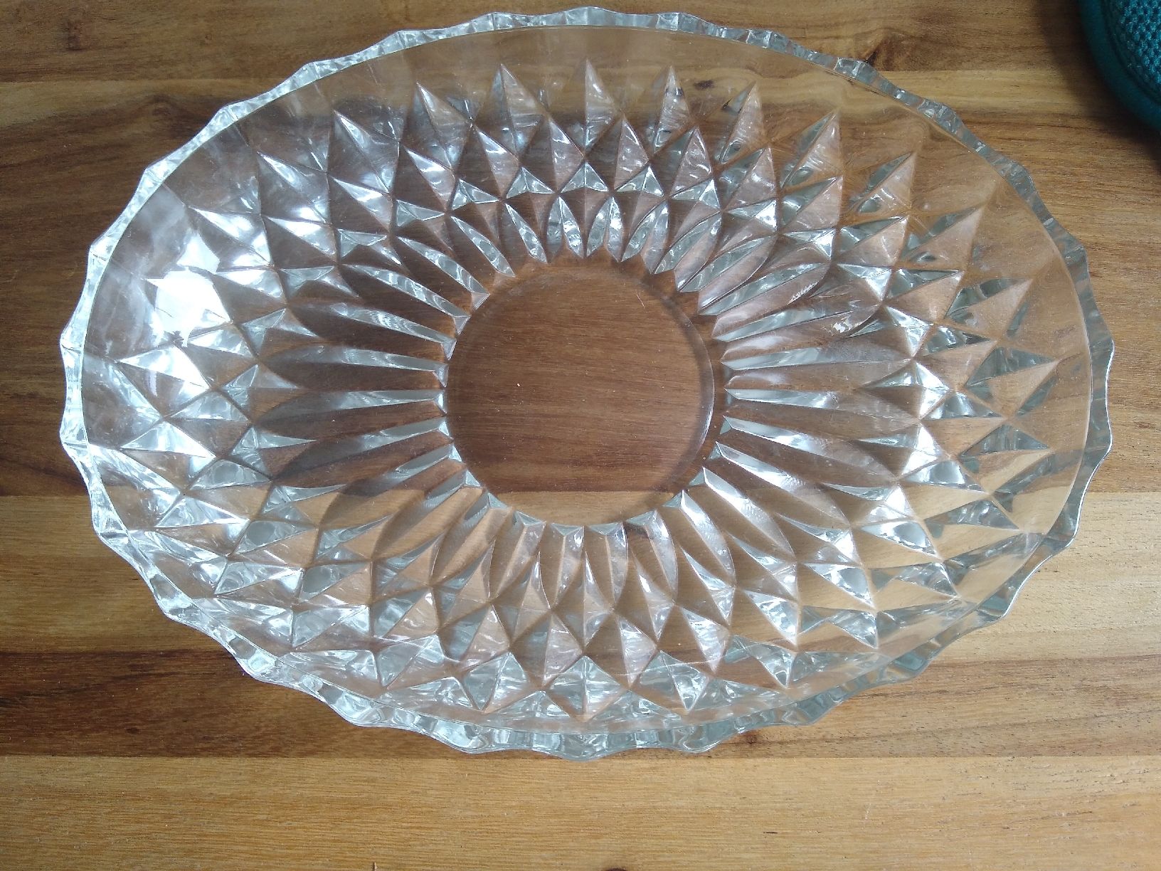 Piatti di portata: Crystal Glass Serving Platter, Oval Shape, Unique Design – Usato da Dübendorf venduto da rol_fm6d