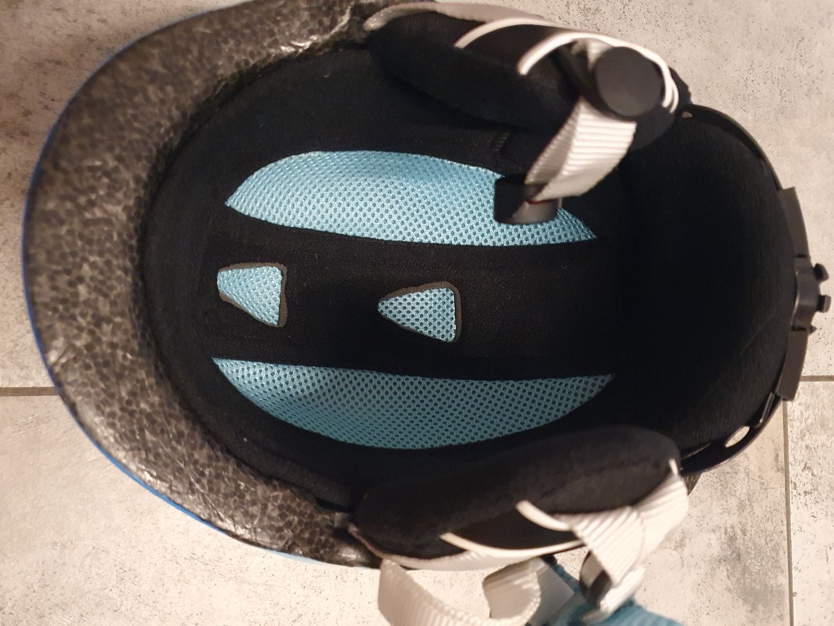 Uvex Helme: Casque uvex de ski pour enfant – Gebraucht aus Le Noirmont von Guiguiguette 3
