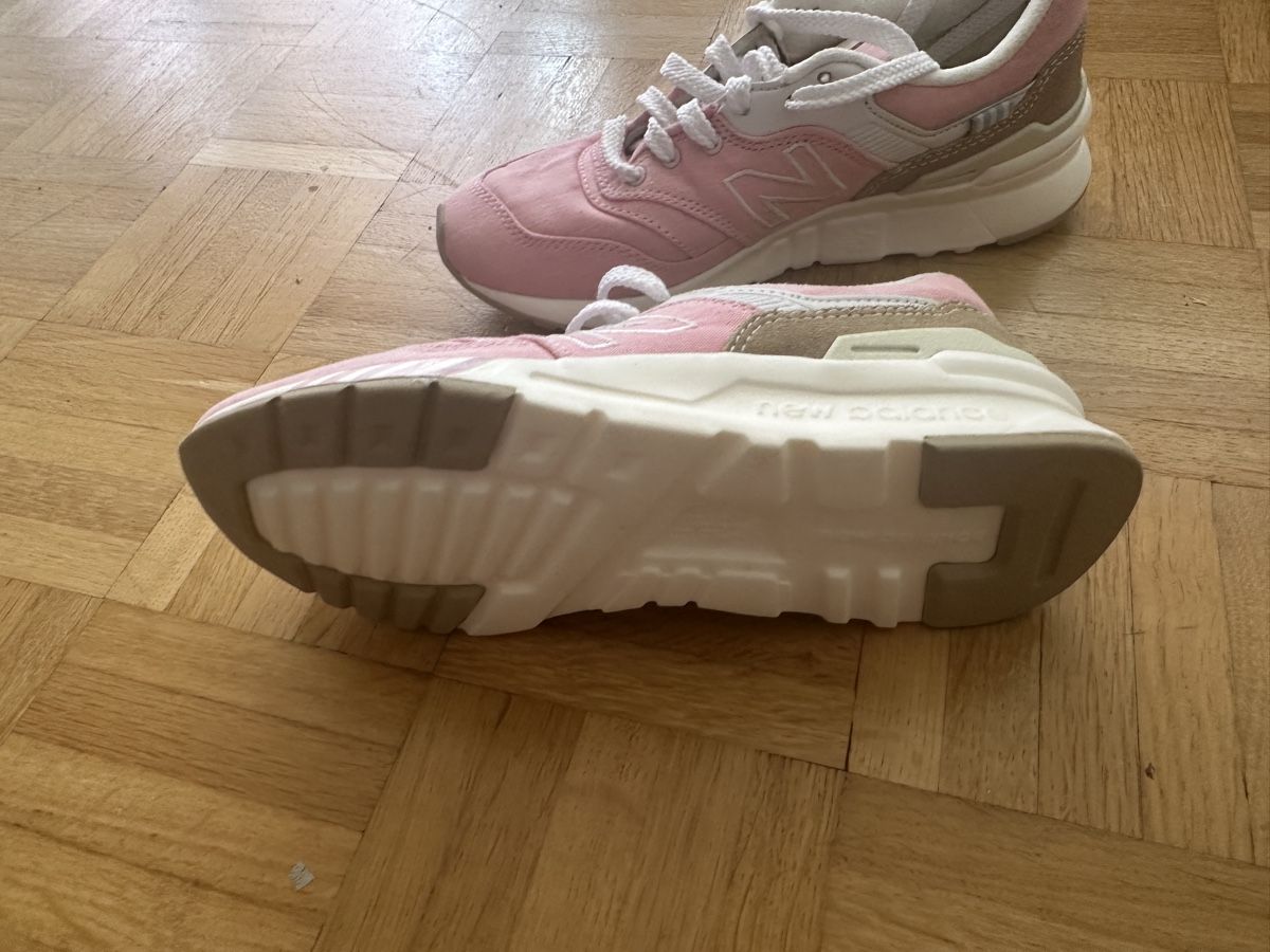 New Balance Scarpe da donna: New Balance 997H, rose, 36 – Nuovo e nell'imballaggio originale da Neuchatel venduto da feta_ze 1
