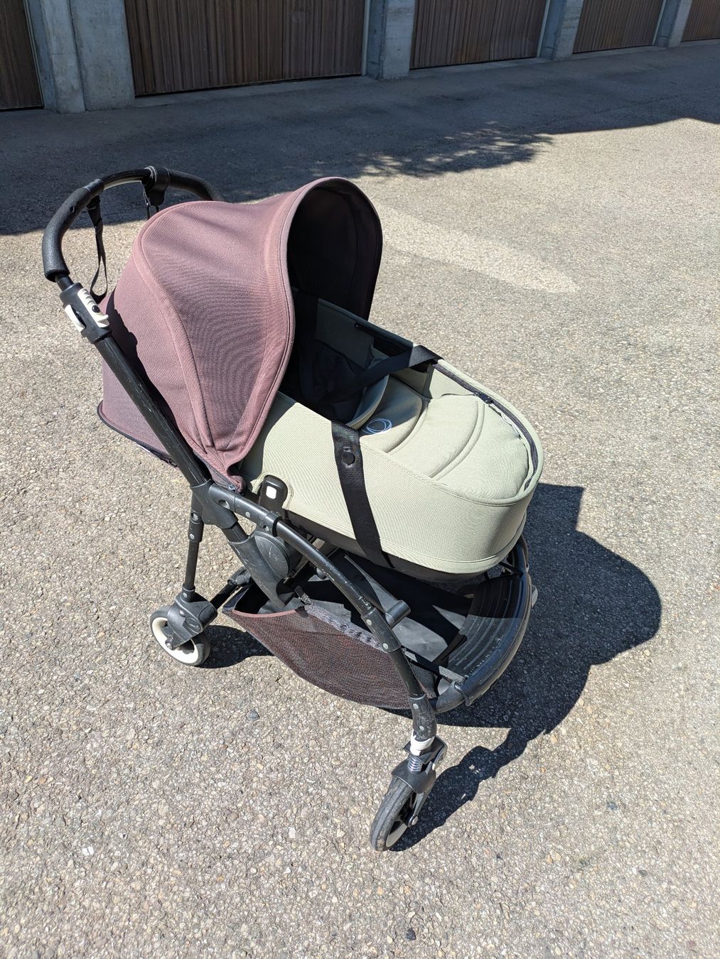Bugaboo Carrozzine: Poussette Bugaboo Bee 3 complète avec nacelle + accessoires – Usato da Gland venduto da adrienbru 6