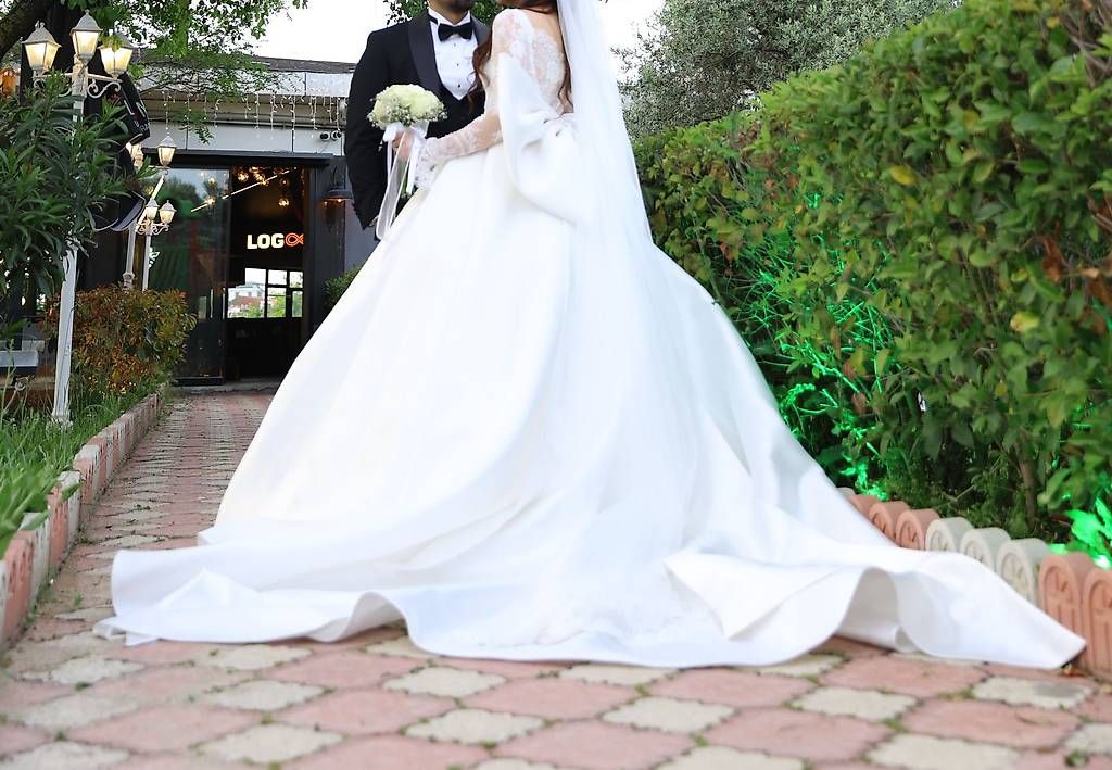 Vestiti: Brautkleid neuwertiger Zustand – Usato da Bubendorf venduto da Erkam 1