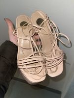 Schicke Sommersandalen mit Schnürung Grösse 39