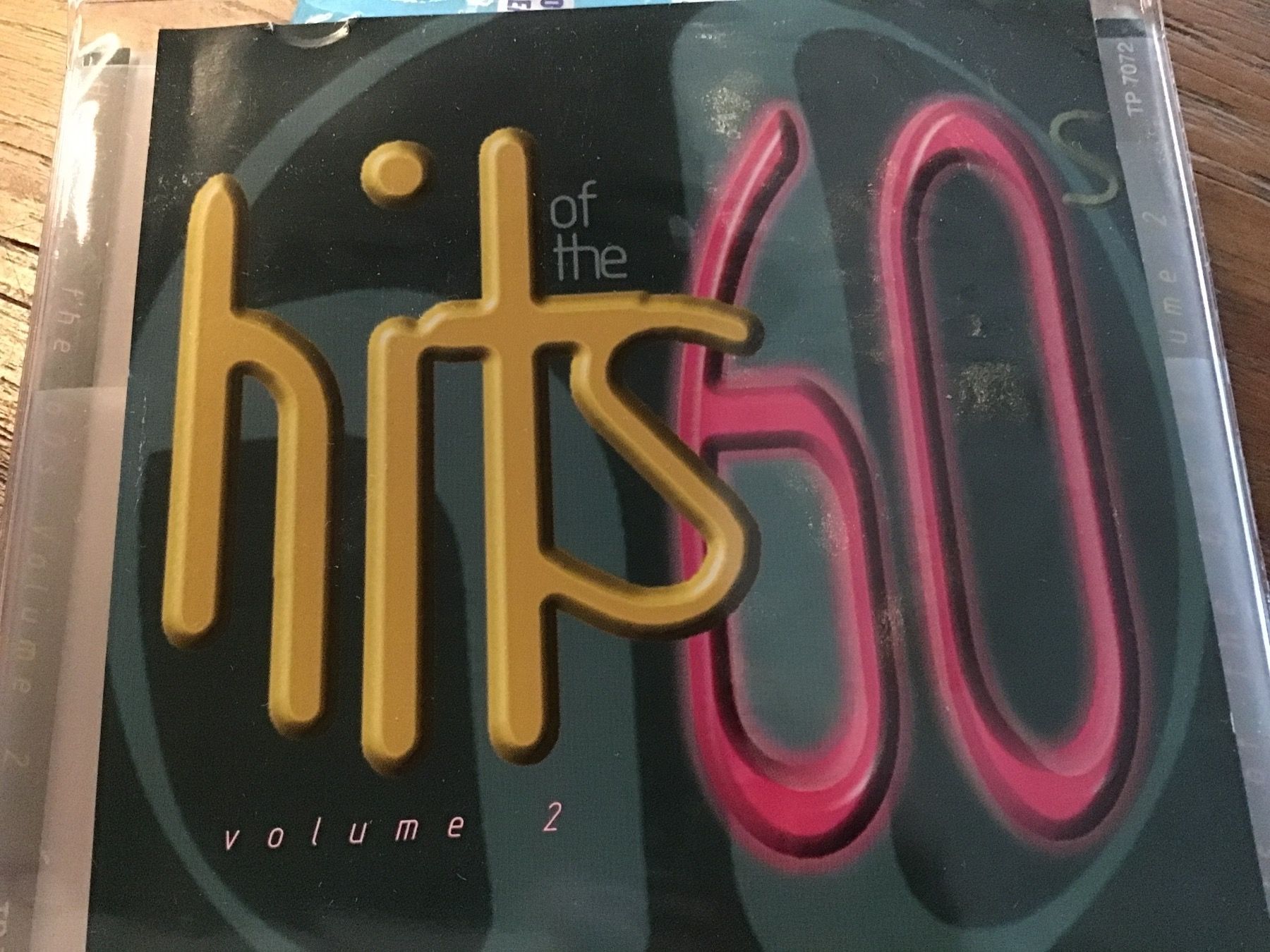 CD: hits 60 – Usato da Thierachern venduto da sweden08
