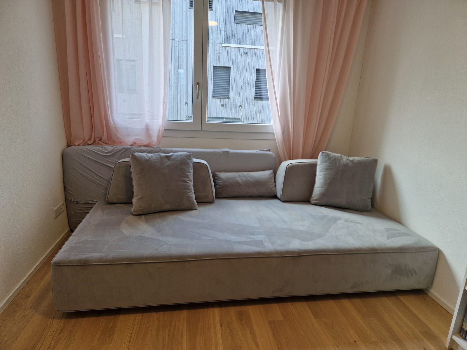 Sofas: grosses bequemes Sofa – Neu (gemäss Beschreibung) aus Wiesendangen von Lakisha18