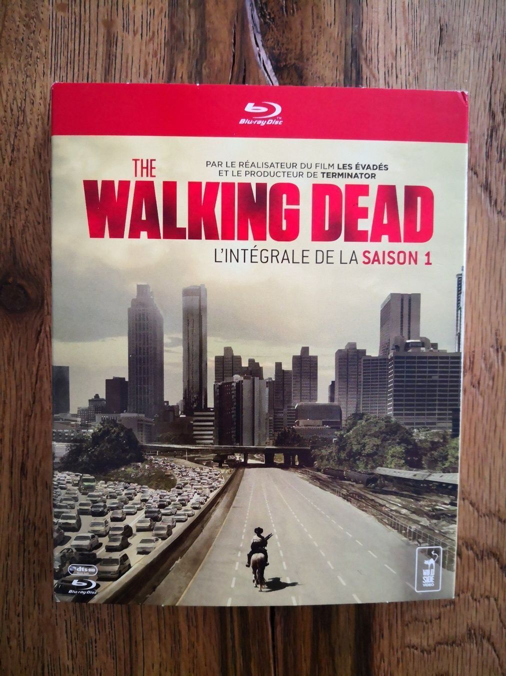Tous les DVDs: The Walking Dead Saison 1 en Blu-Ray – D'occasion à Engollon par Winters91