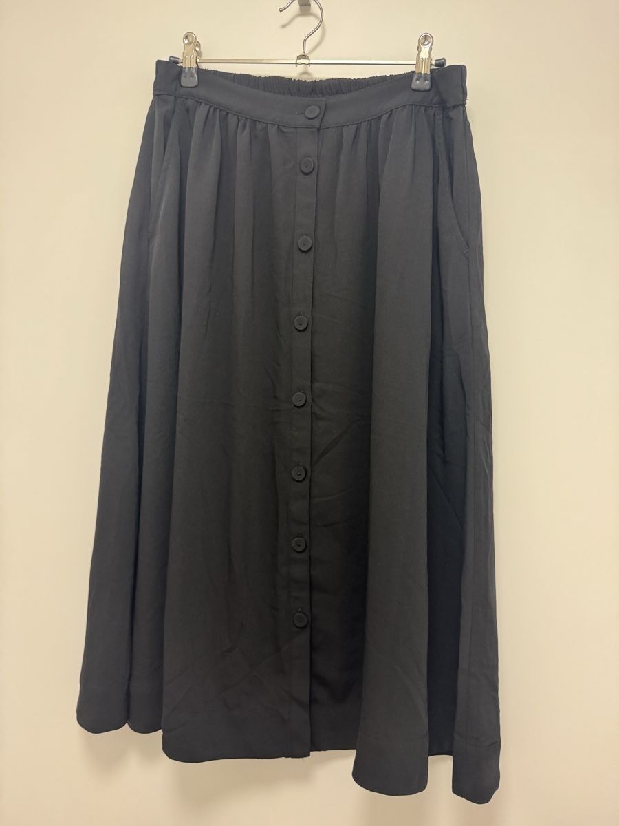 H&M Jupes: Rock schwarz Grösse M  – D'occasion à Haldenstein par nicB74