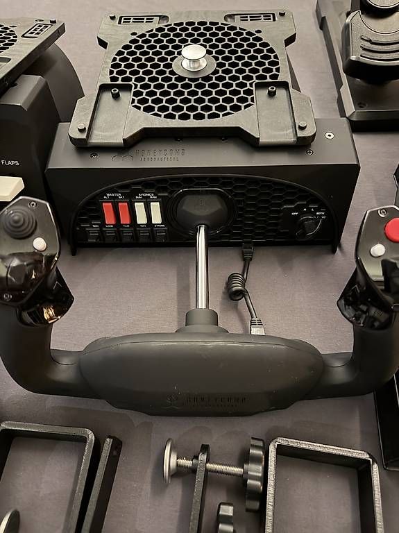Manettes: Flight Controls für Flight Simulator – D'occasion à Kilchberg ZH par nomemolesto 1