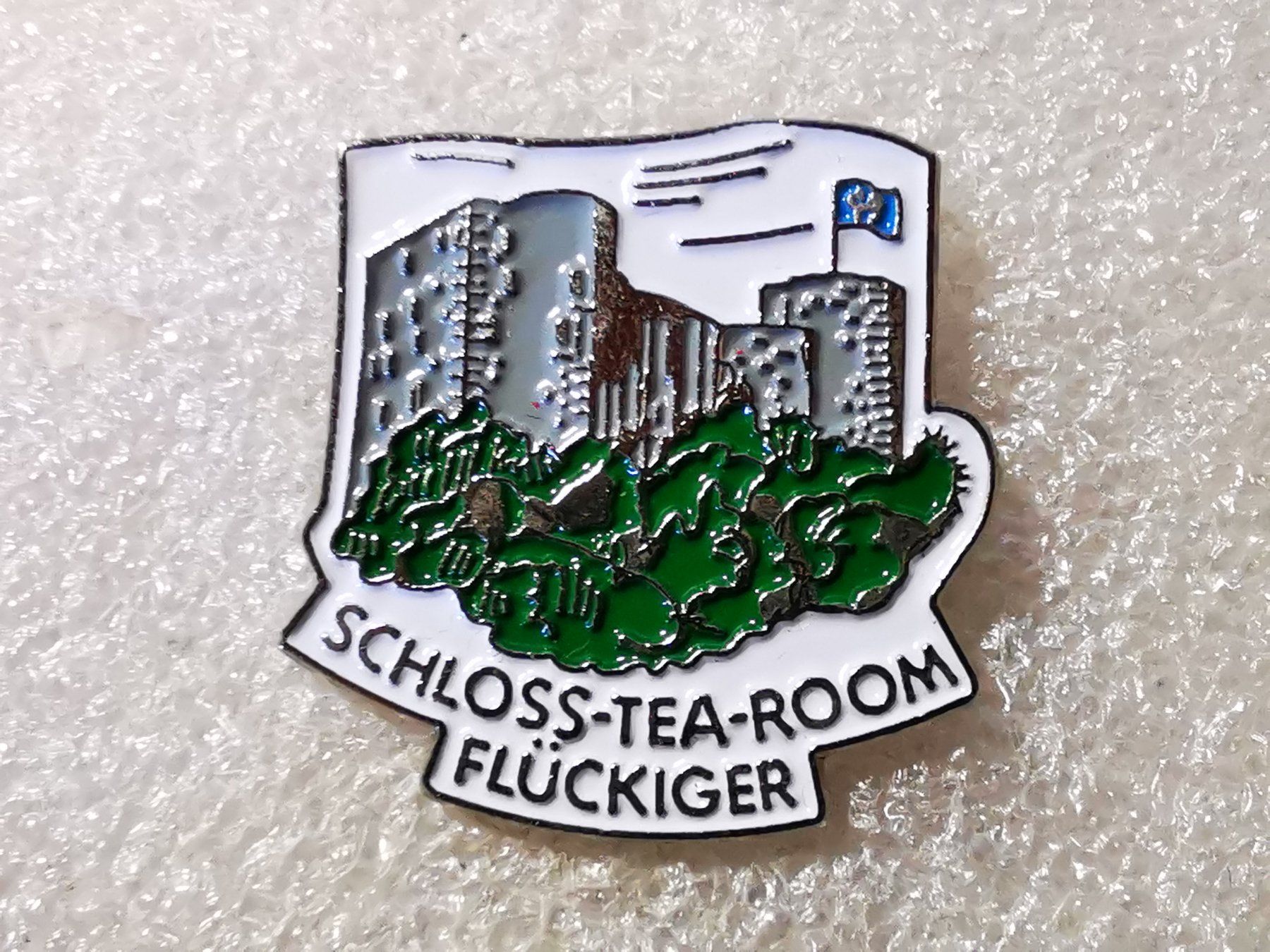 Placchette & Badge: Ansteckpin 28: Schloss Tea Room Flückiger – Usato da Oppligen venduto da Pin-Fall-Shop