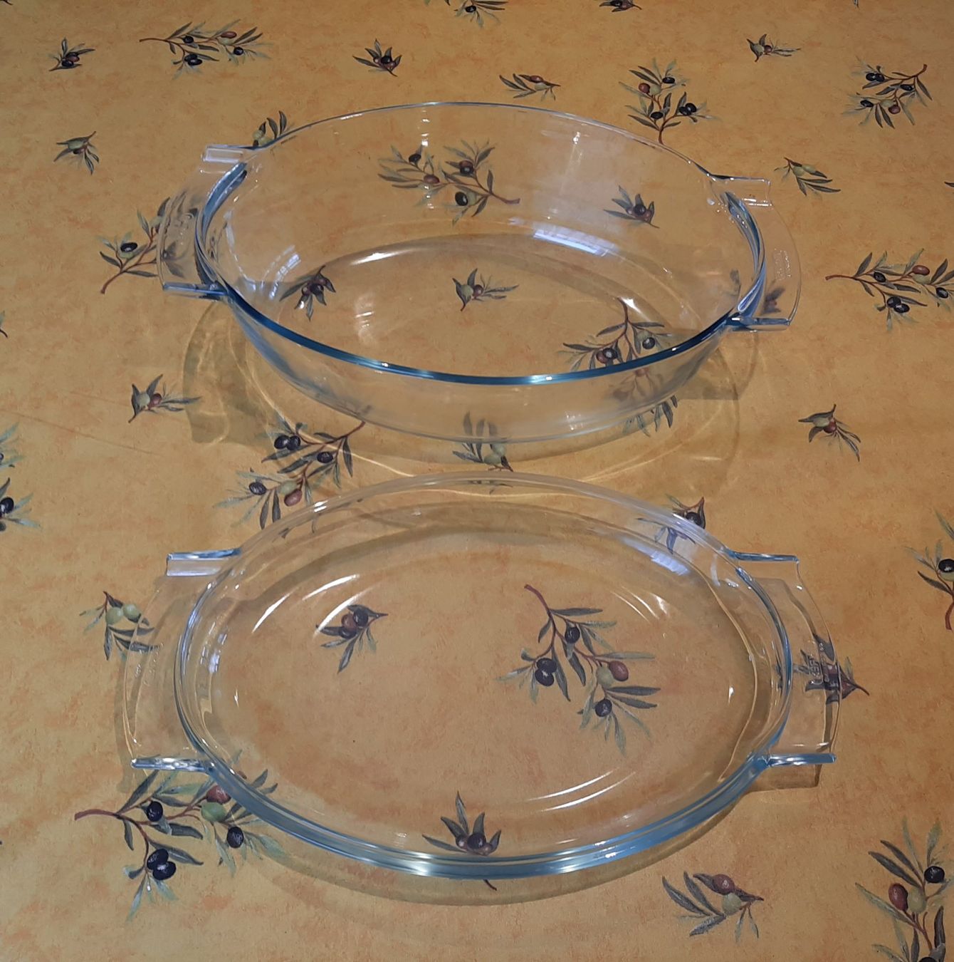 Pyrex Schalen: Glas-Auflaufform / Gratinform mit Deckel, oval, 4 Liter – Gebraucht aus Niederhasli von pri_62hf 2