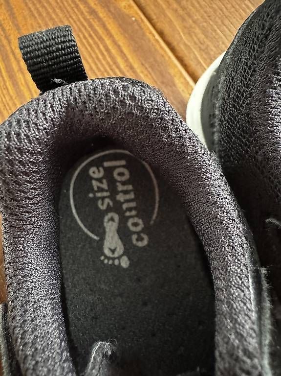 Scarpe per ragazzi: Dechatlon Schuhen Gr. 25 – Usato da Berikon venduto da Naepli20 2