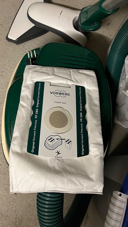 Set risparmio 10 sacchetti per aspirapolvere + 10 pietre profumate + filtro HEPA + filtro al carbone adatto per Vorwerk Tiger VT 251 252 – in carta speciale