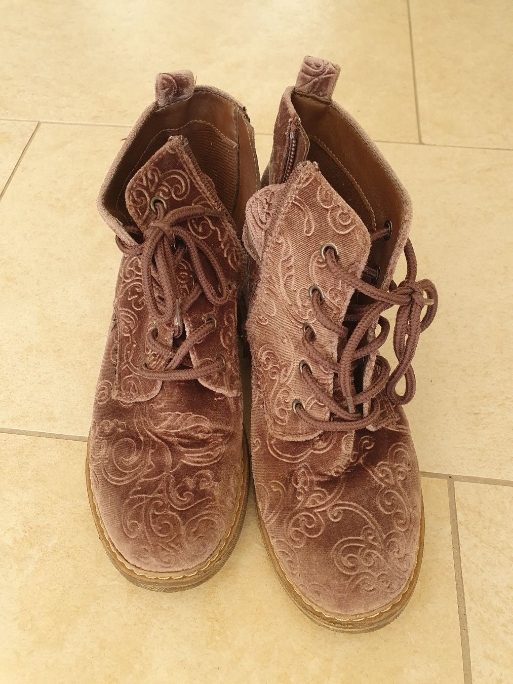 Scarpe per ragazze: Schuhe – Usato da Liestal venduto da piperpa