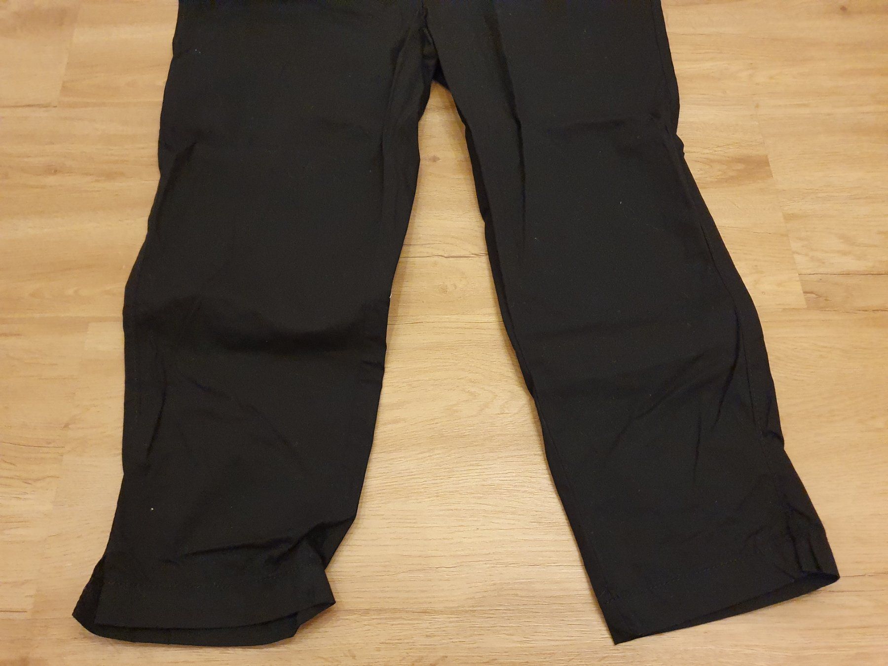 Pantaloni: Dünne 3/4 Sommerhose Gr. 40 in schwarz – Nuovo (secondo la descrizione) da Heinrichswil venduto da sabi2809 4