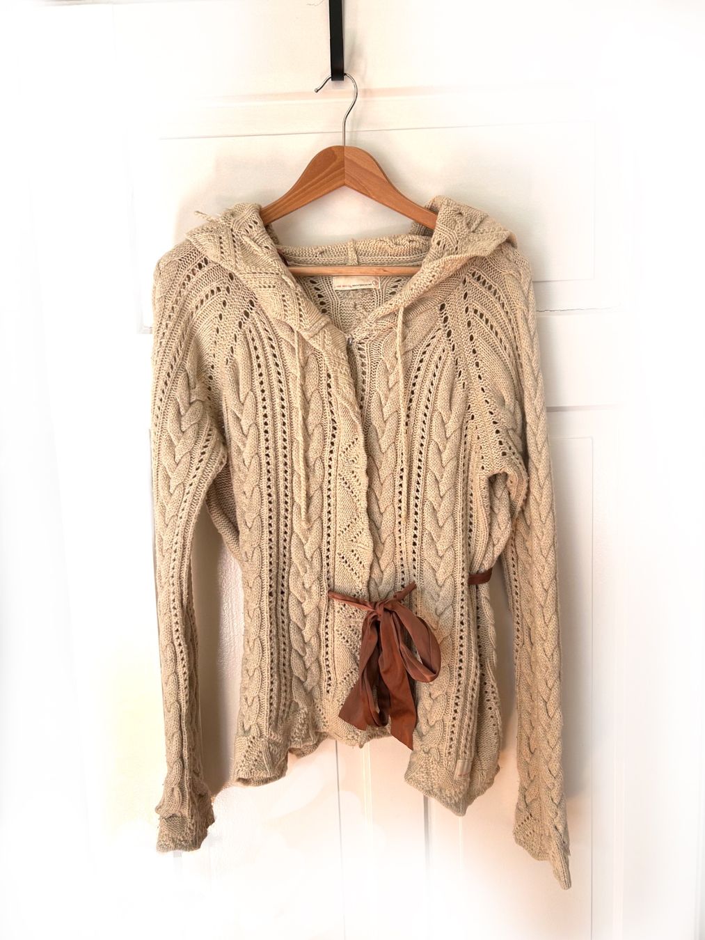 Odd Molly Giacche: Odd Molly Strickjacke mit Kapuze, Grösse 3 – Usato da St.Gallen venduto da cbr_5mvv