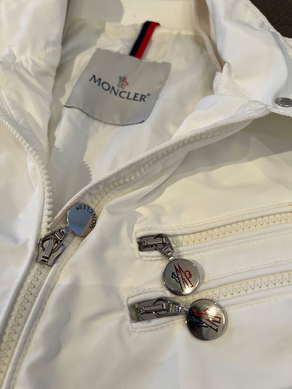 Giacche: Moncler Damenjacke – Usato da Fürigen venduto da beccaris 1