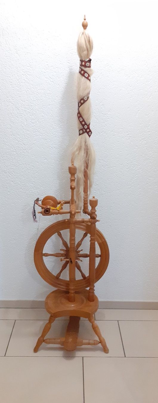 Ruote per filare: Luzerner Spinnrad (funktioniert noch) – Usato da Volketswil venduto da greifensee11511