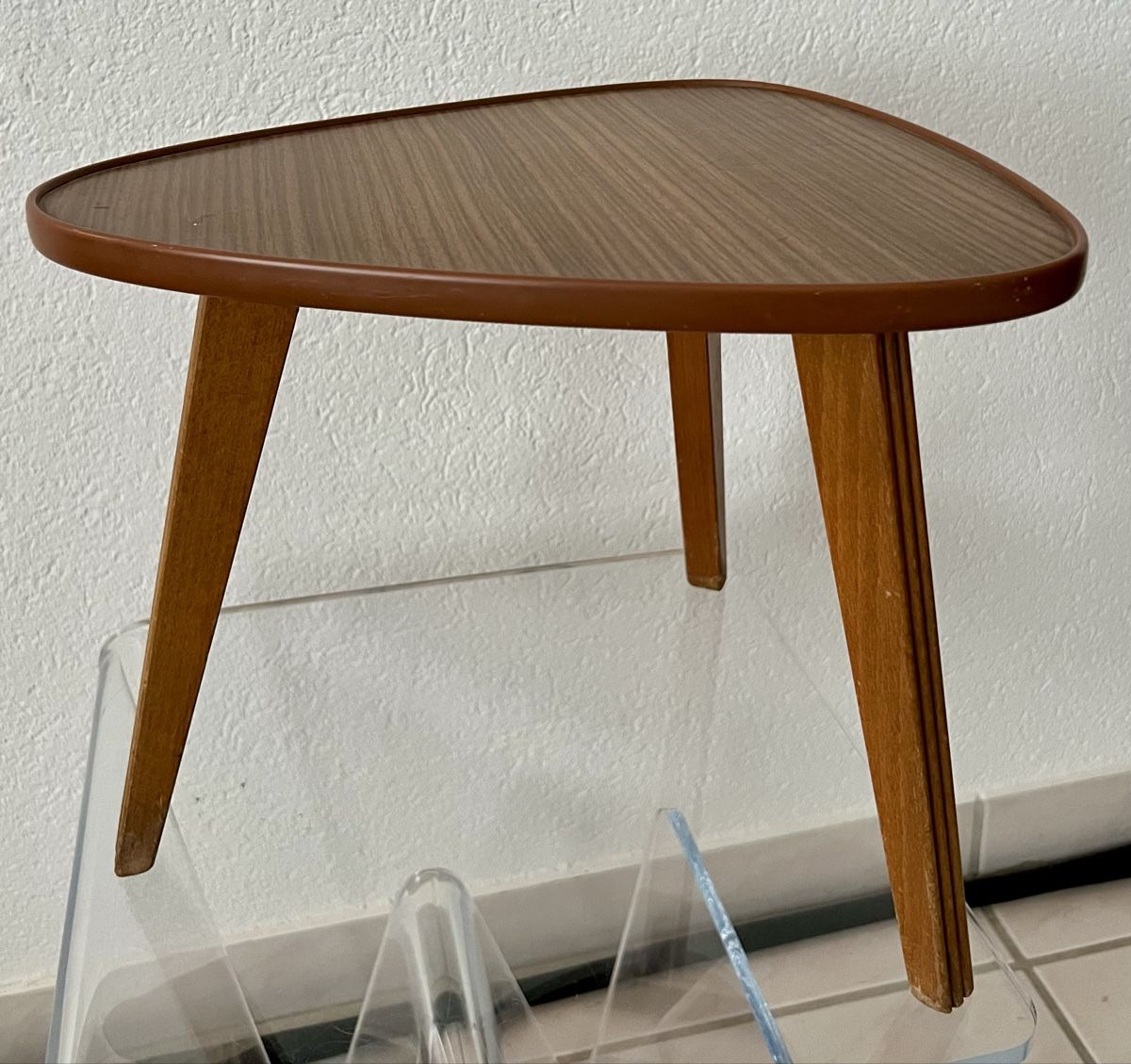 Sgabelli: Vintage grosser Mid Century Blumenhocker – Usato da Hunzenschwil venduto da Madachica 1