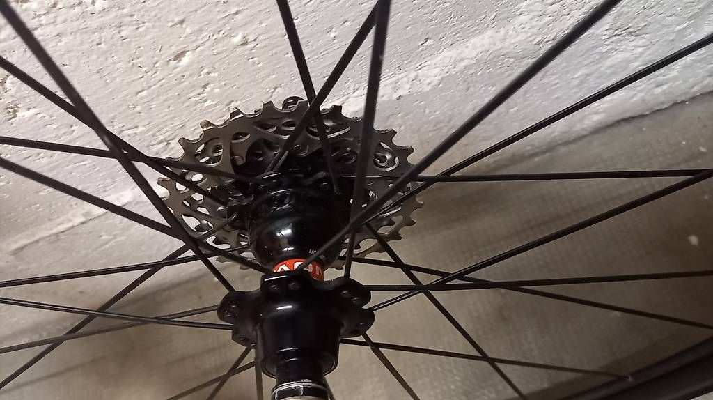 Ersatzteile: Roues carbon Zipp Firecrest 303 à patins – Gebraucht aus Lausanne von Yassinech 2