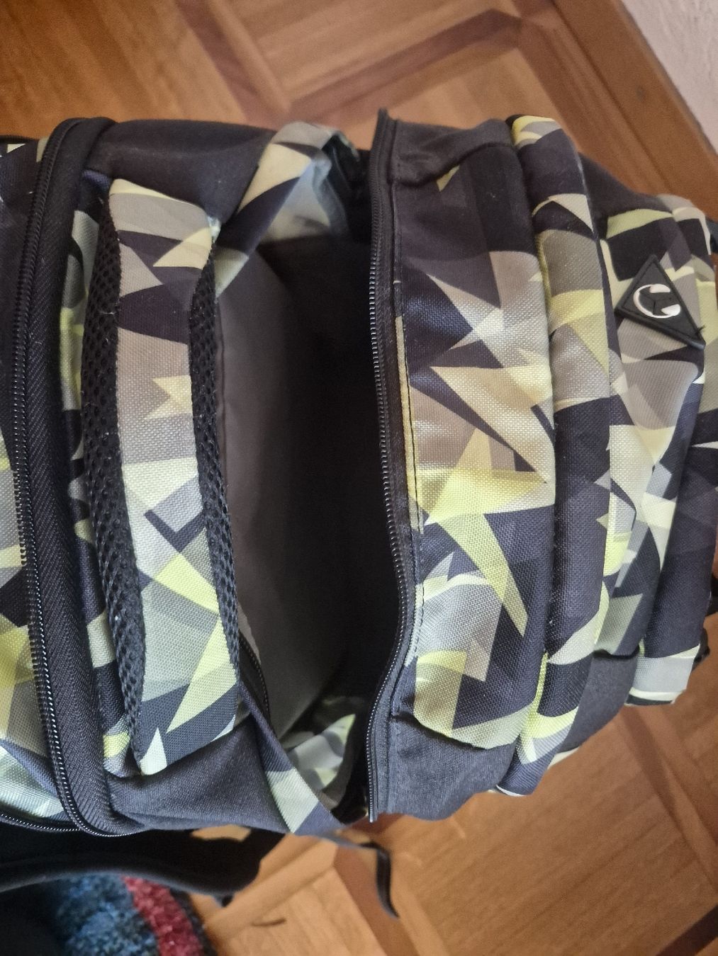 Satch Borse & Zaini: Satch Rucksack mit Regenschutz, 4 Fächer+ Flaschenhalter – Usato da Belp venduto da jul_56lk 7