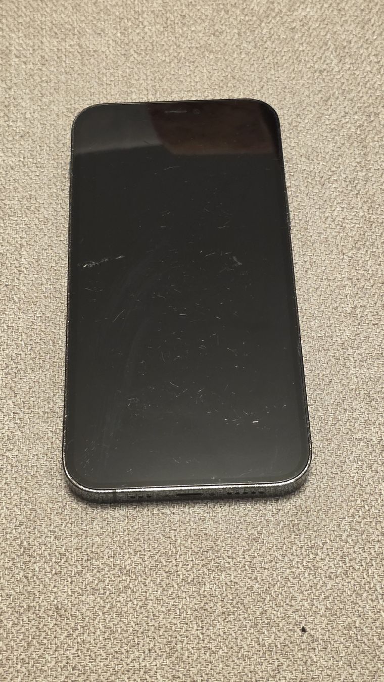 Apple Handys / Smartphones: Iphone 12 pro 256gb battery 90% – Defekt aus Einigen von iva_86t8