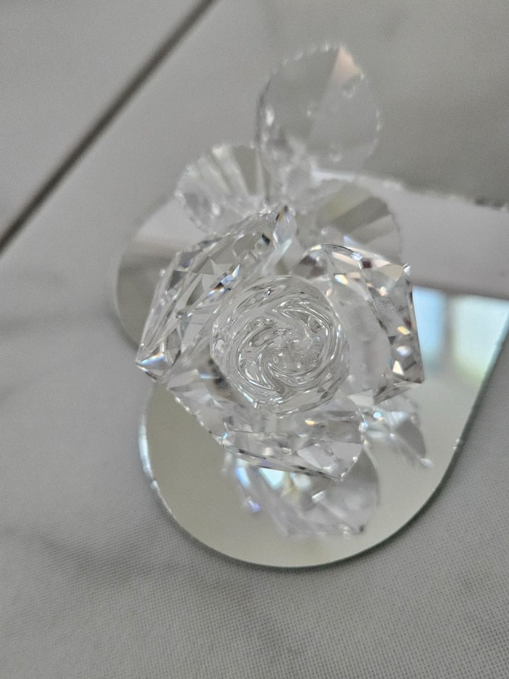 Swarovski Statuette: Swarovski Rose auf Spiegel – Usato da Meggen venduto da G7957c24 3
