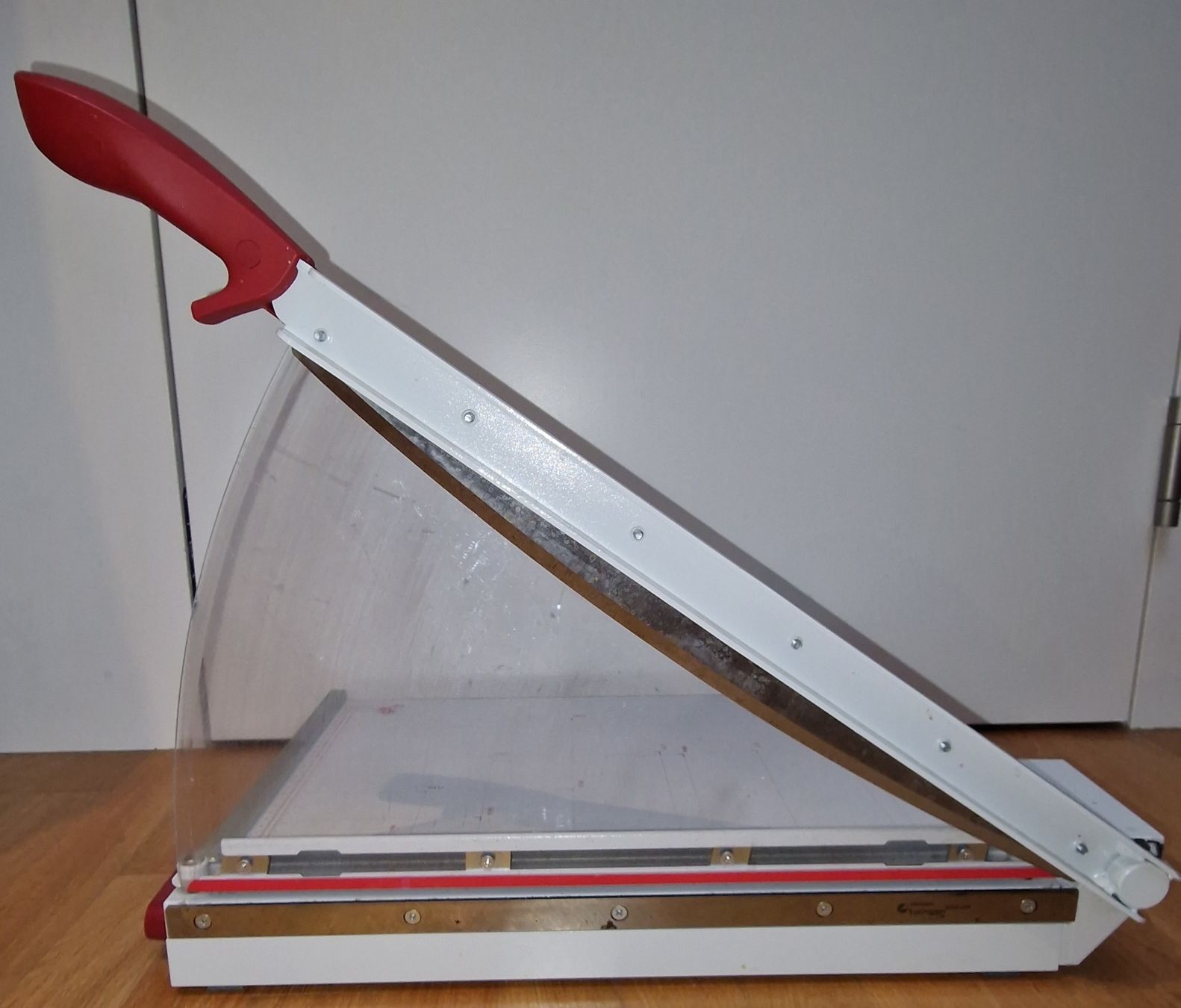 Tutte le macchine: IDEAL 1046 Papier-Schneidmaschine – Usato da Zug venduto da fab_q22m 4