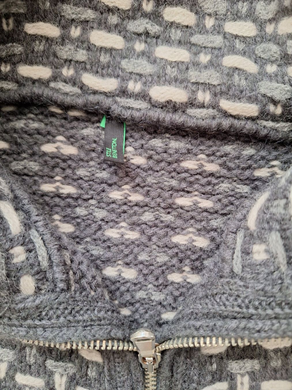 Benetton Pullover & Sweatshirts: Pull - cardigan BENETTON, taille M – Gebraucht aus St-Triphon von Jldr0 5