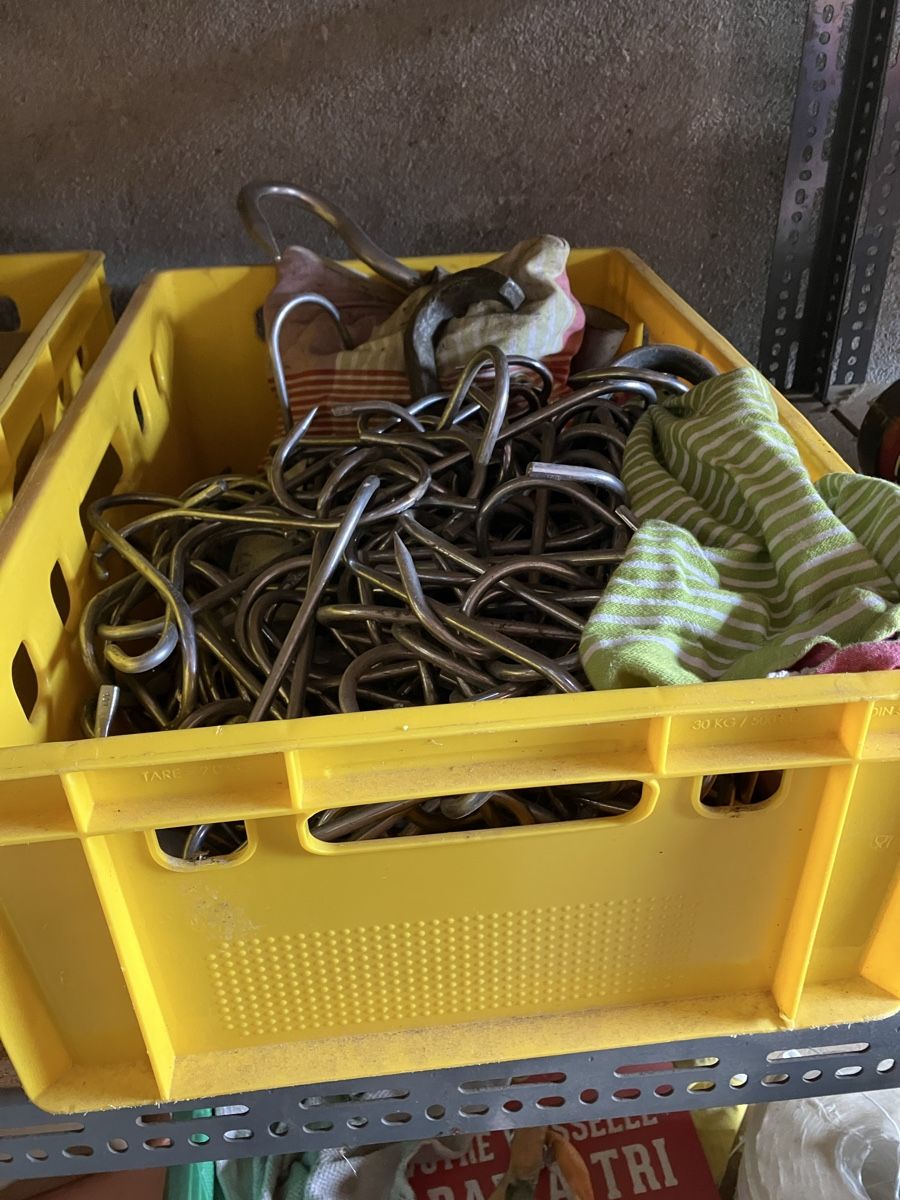 Ferramenta: Crochets de boucherie – Usato da Vouvry venduto da Fjonas